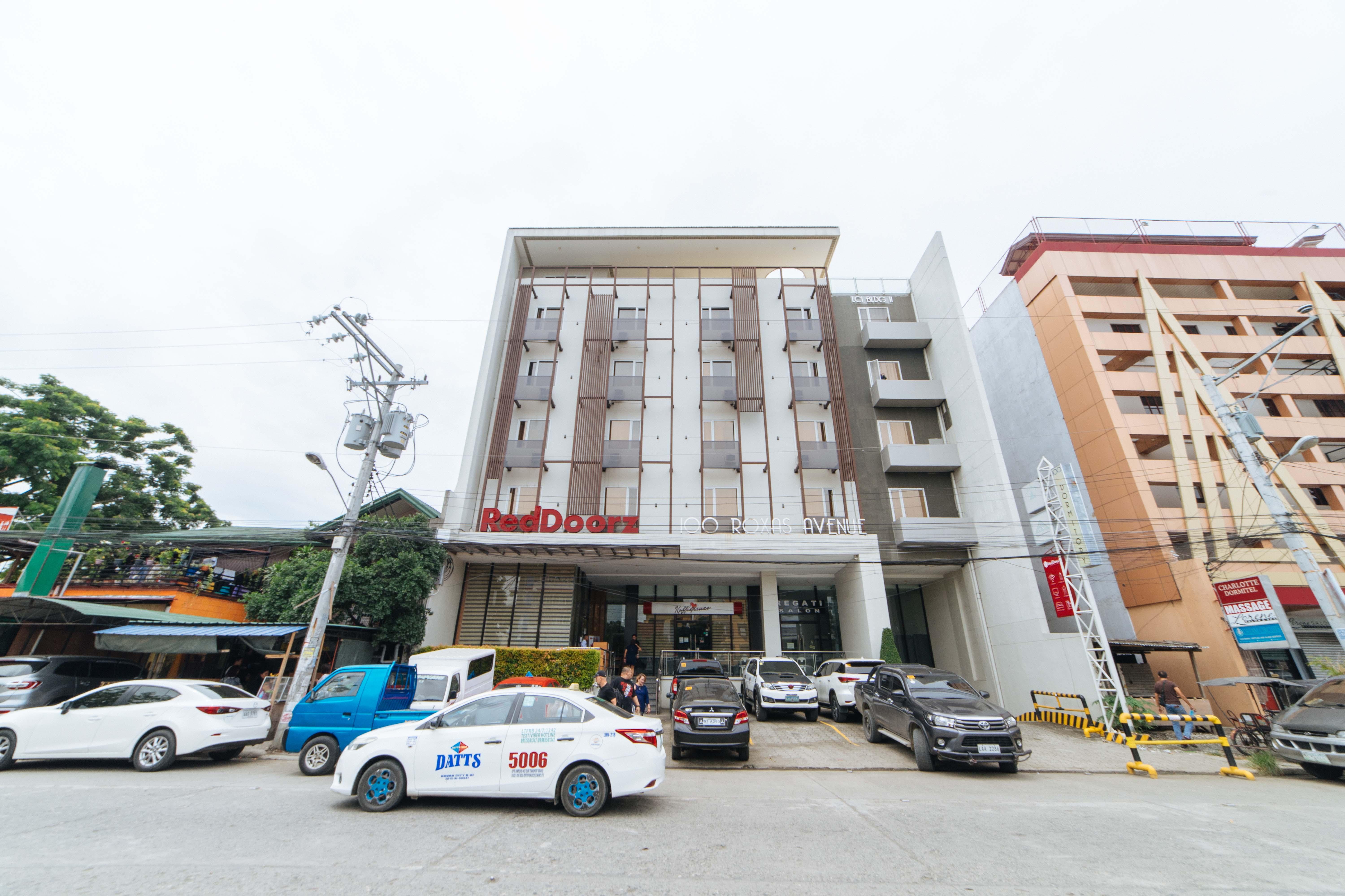 Reddoorz Plus @ Roxas Street Davao City Eksteriør billede